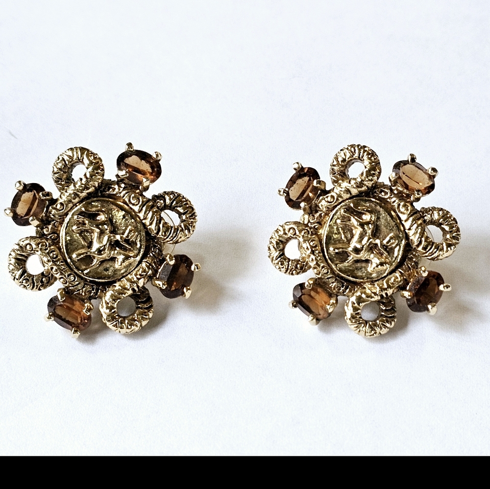 RARE Vintage Designer St John Intaglio Collection Clip- On Earrings! 🔥